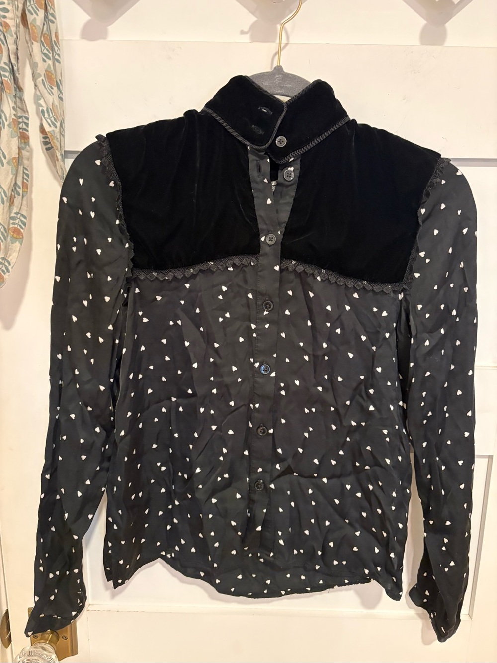 EUC Silk and Velvet Black Heart-Print Button-Front Women’s Top